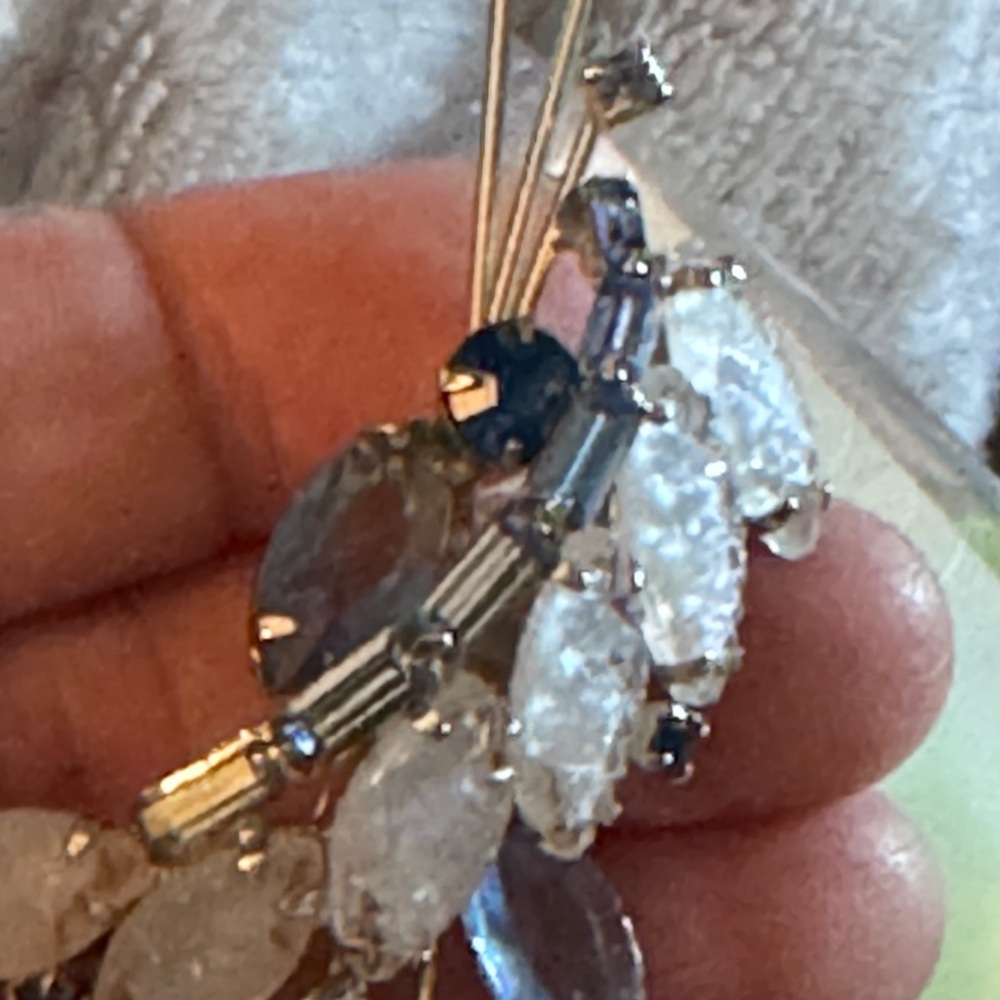 Vintage brooch blue